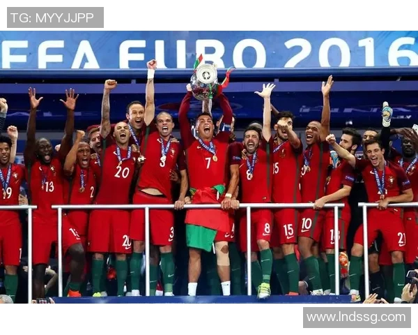 八十年代足球巨星回顾:激情岁月中的经典瞬间与传奇人物