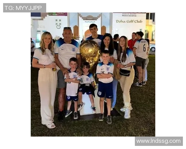 足球球星情侣揭秘 哪些顶级球员和明星伴侣携手共度人生